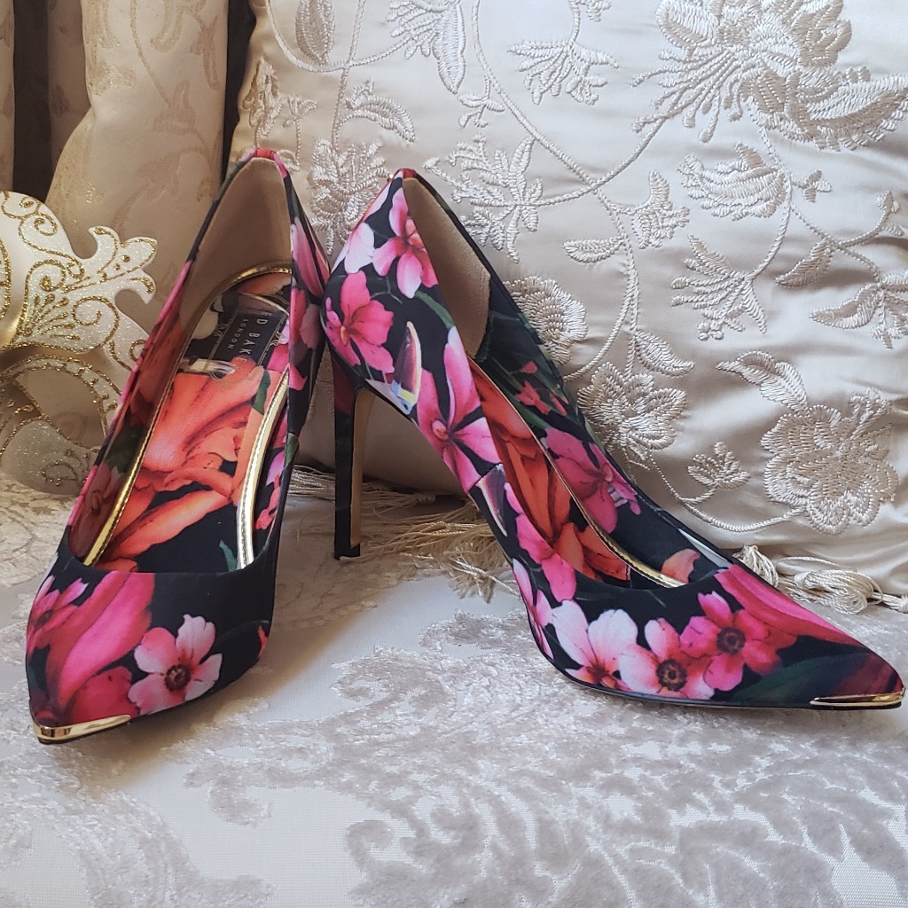 Ted Baker- Hawaiian Heels